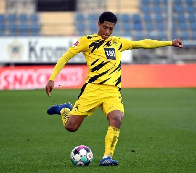 FunPlus Phoenix 和 Top Esports 在 LPL 分裂 2 2025 中取得胜利