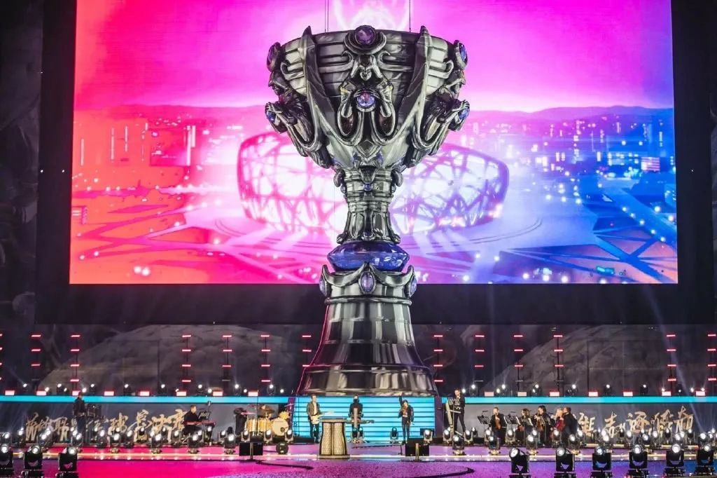 LPL夏季赛第二周最佳阵容出炉，LNG成为最大惊喜