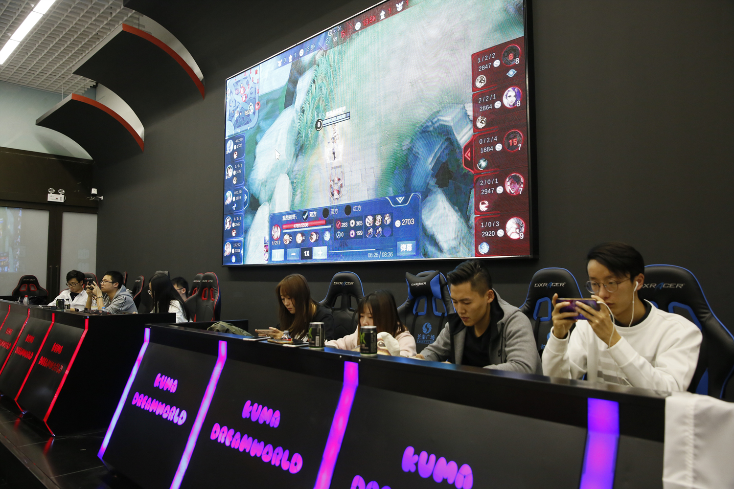 Faker：作为国家队队长夺冠是首要的，上届一天只吃一餐面包