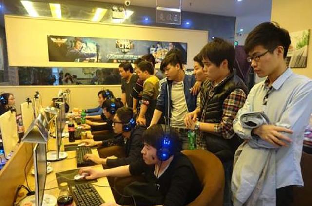 今天的德国杯首发阵容： Tarzan 对阵他旧俱乐部 Weibo Gaming